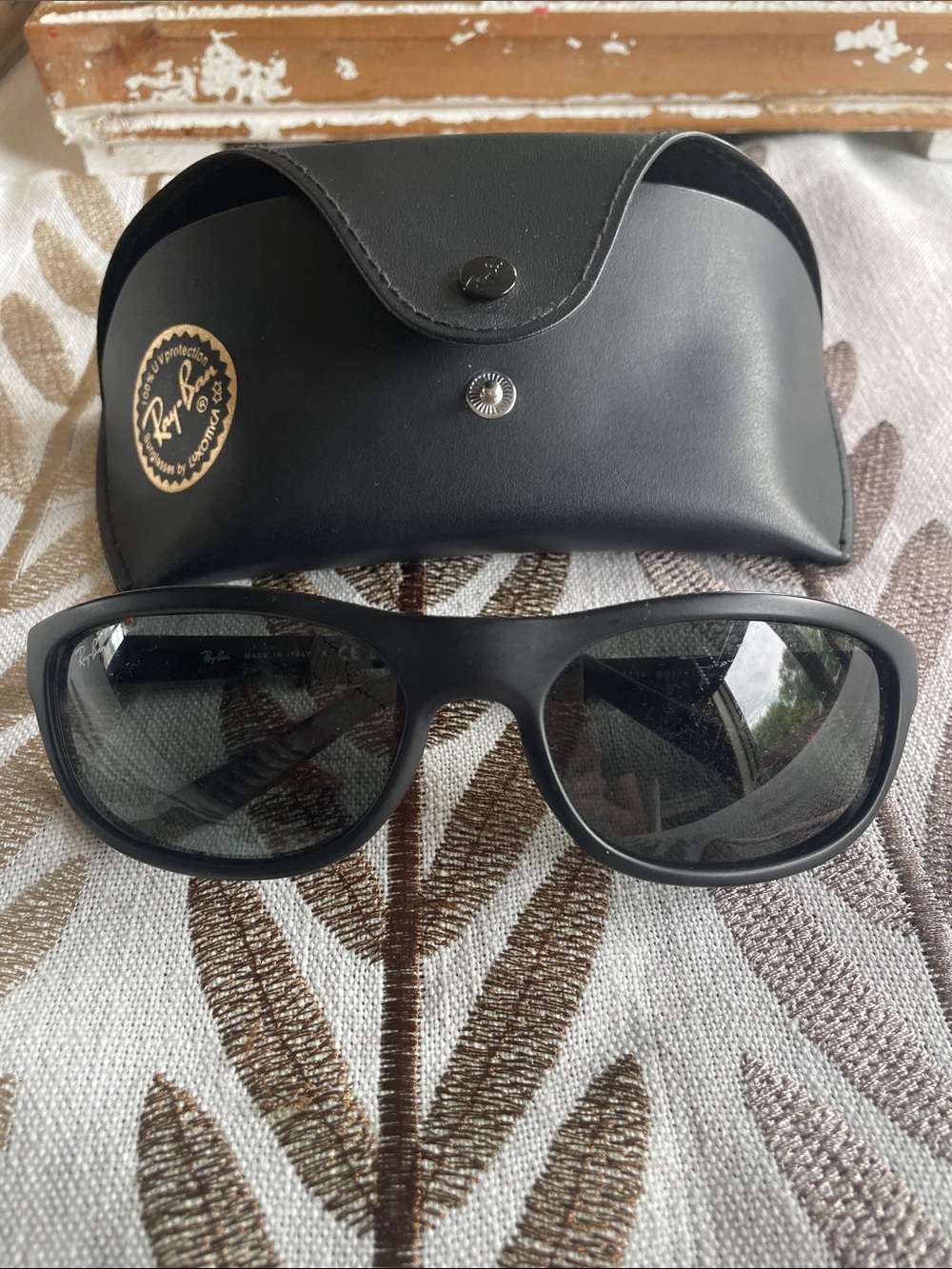 Woman’s Ray-Ban Sunglasses
